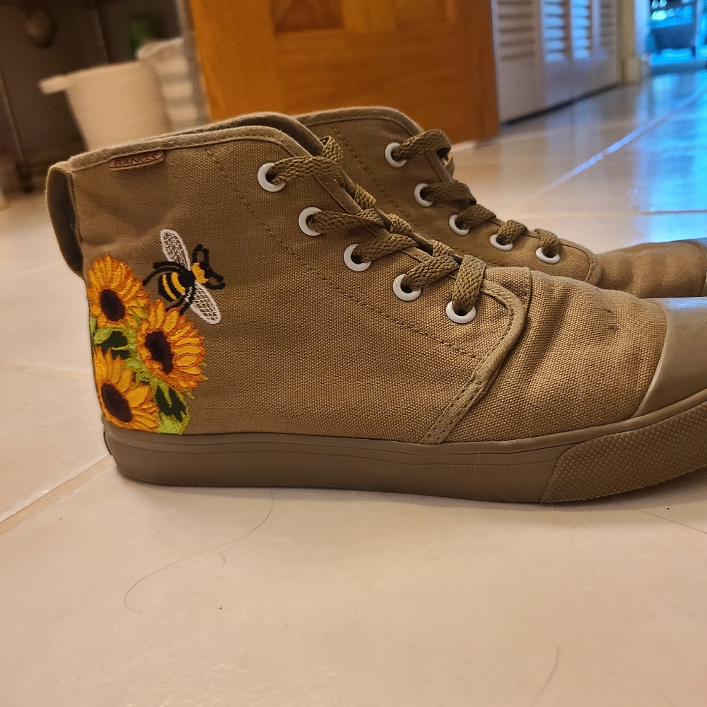 BANGS embroidered sunflower shoes